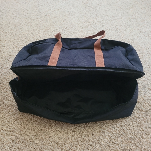 DSW Black Weekender Duffle Bag With Shoe Compartment OS Vacation Travel - Picture 7 of 12